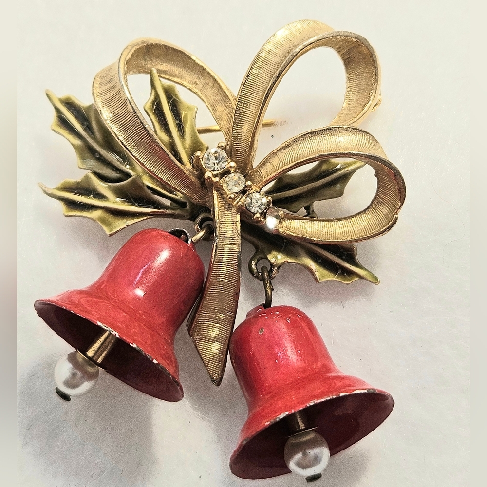 ART Arthur Pepper Gold-Tone Bow Holly Articulated Red Enamel Bells Brooch
